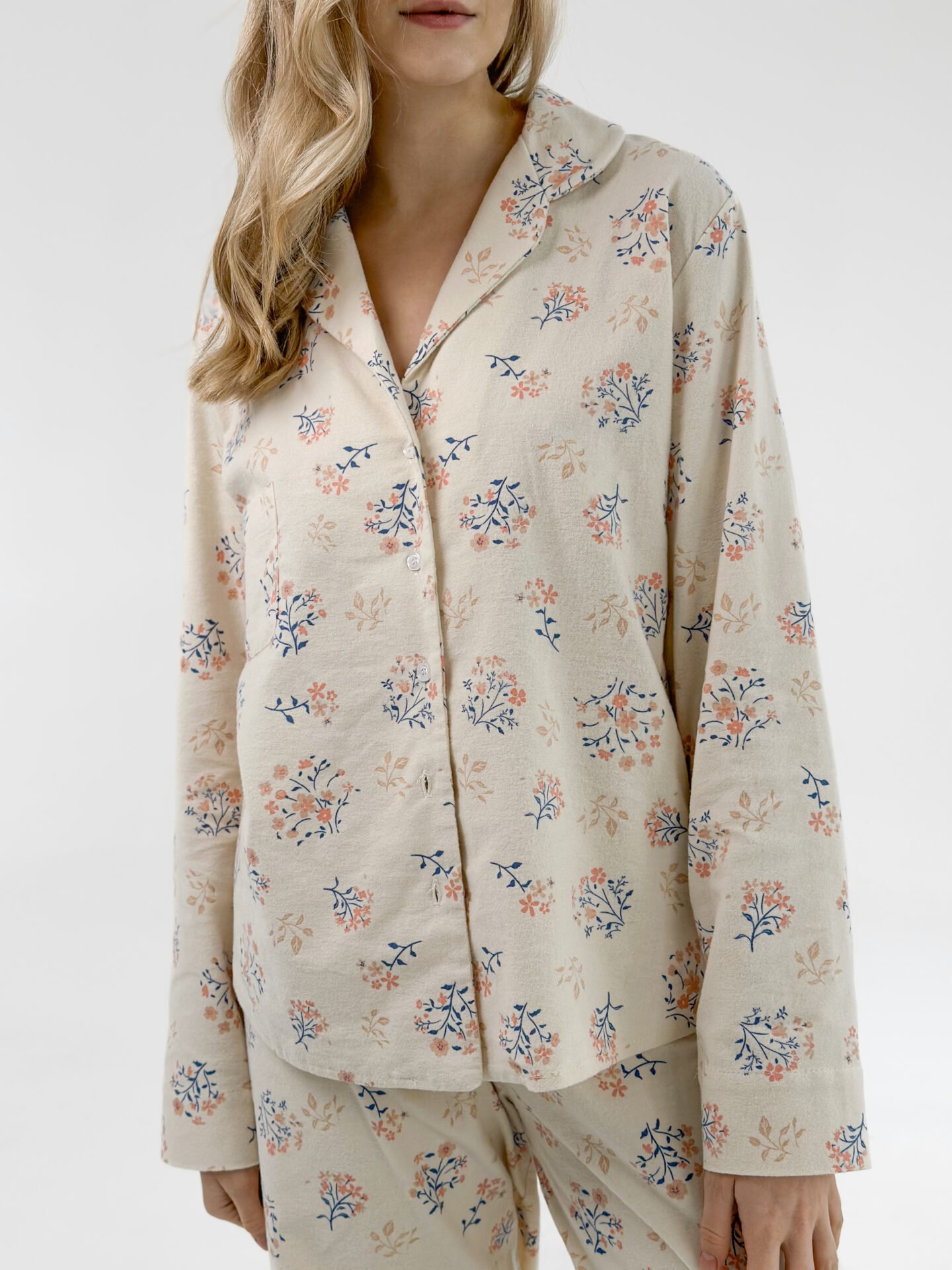 Komplet piżamowy koszula i spodnie, z flaneli, kremowy w gałązki