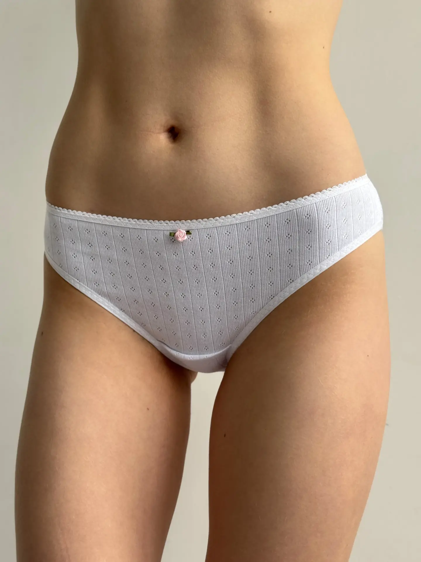 Majtki Slip z ribany prążkowanej, białe