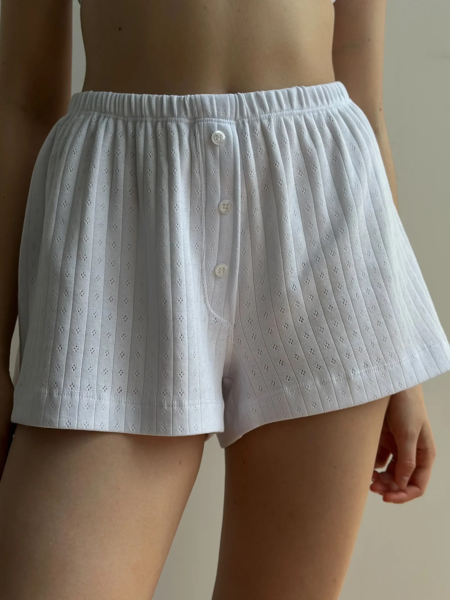 Szorty z ribany prążkowanej, białe