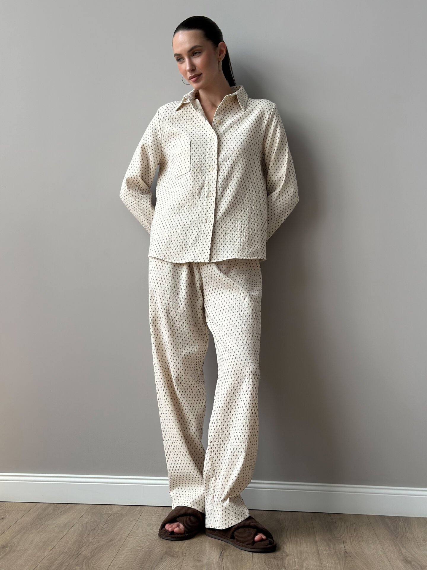 Komplet koszula i spodnie, z bawełny pikowanej, kremowy w ogórki