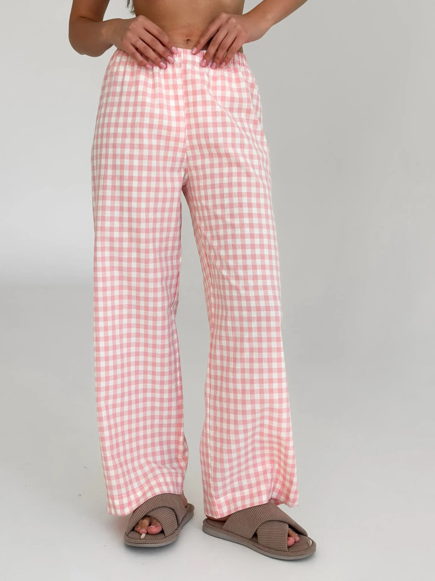 Spodnie Mono z bawełny pranej, mleczne w różową kratkę