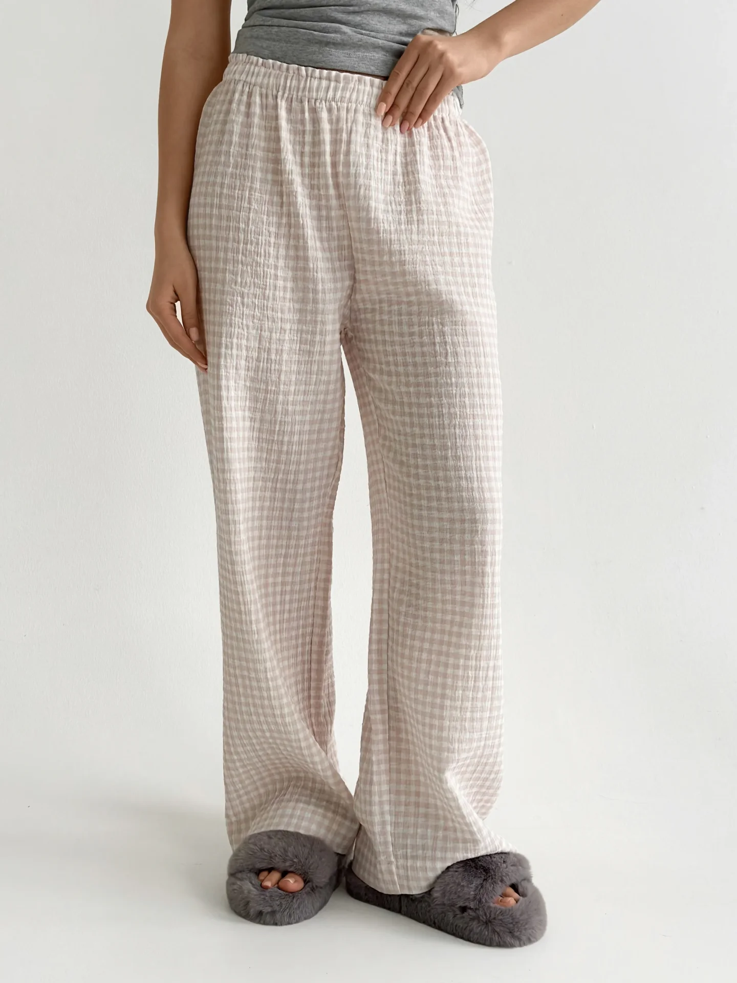 Spodnie Mono z muślinu dwuwarstwowego, mleczne w beżową kratkę