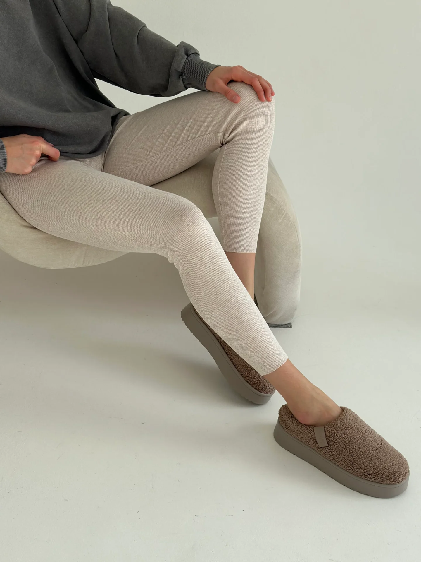 Legginsy z dzianiny, beżowe