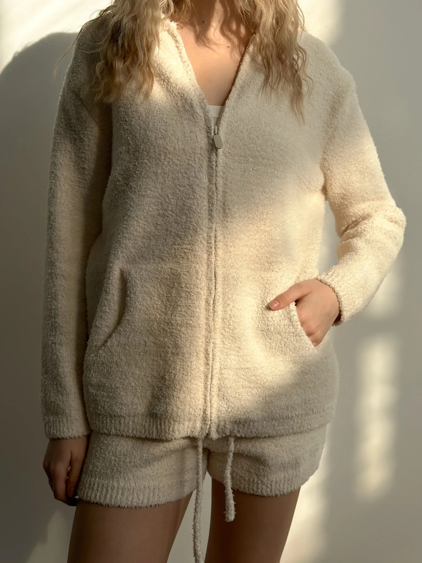 Bluza Soft na zamek, z dzianiny puszystej, mleczna