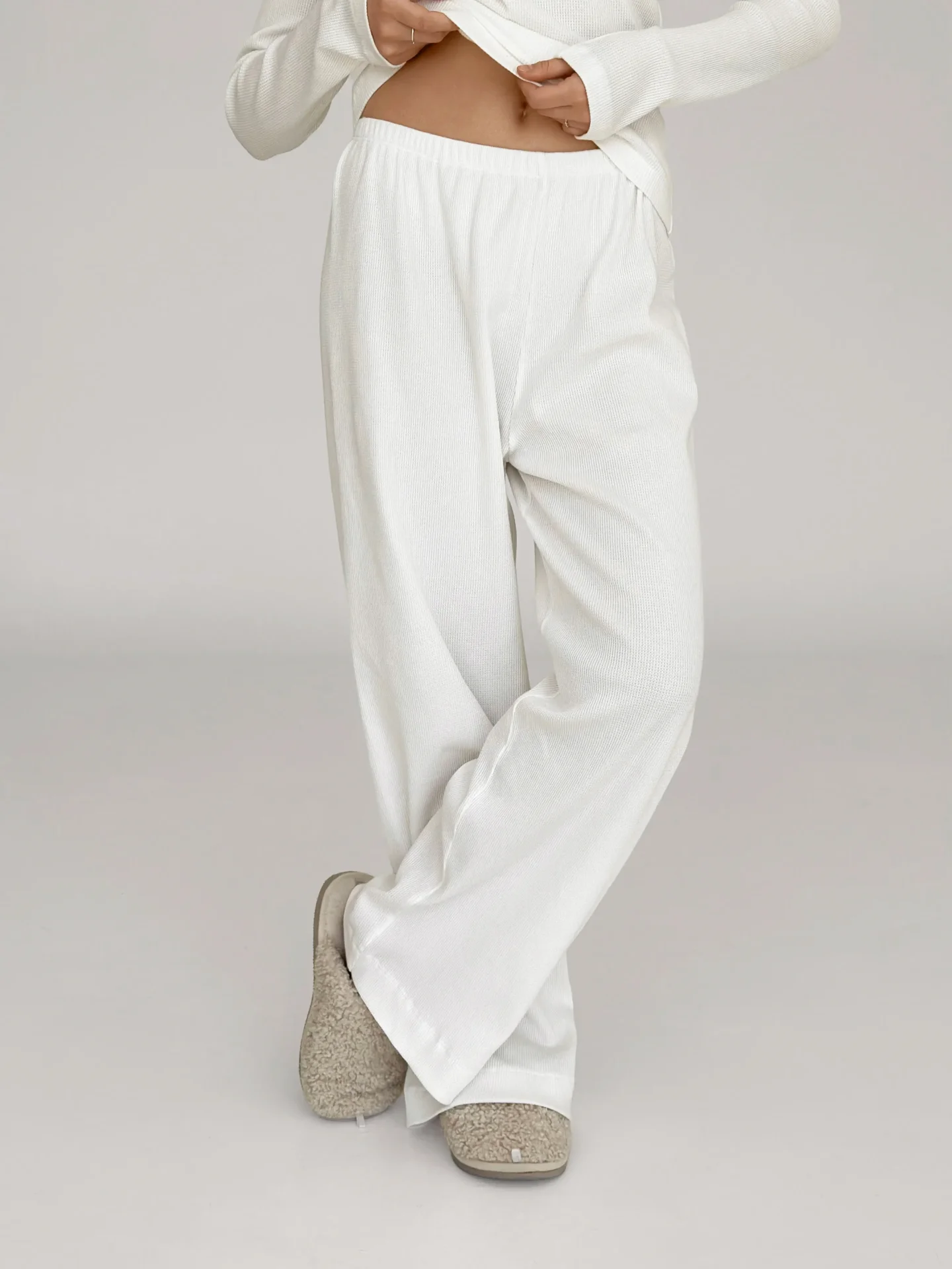 Spodnie szerokie z dzianiny waflowej, mleczne